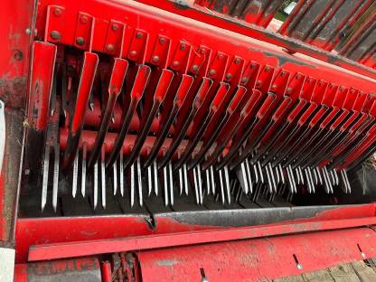 Bild 9:Pöttinger Ladewagen Ernteboss 2