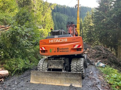 Hitachi ZX180W mit 50 WOODY