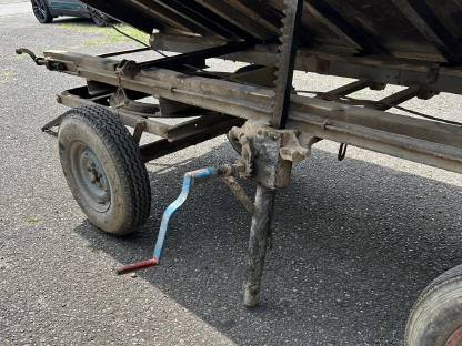 Bild 6:Gebrauchter 2-Achsanhänger mit Kippvorrichtung
