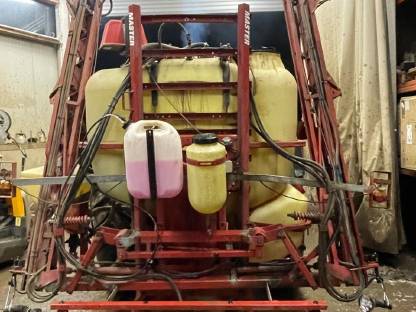 Bild 2:Hardi Master Feldspritze