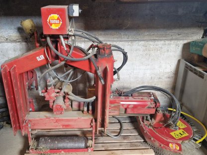 Bild 4:Unterstockfräse Weinbau Humus Planet