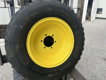 Bild 3:John Deere Serie 4R NOKIAN Kompletträdergarnitur