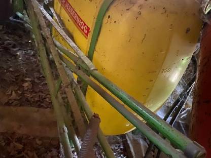 Bild 2:Feldspritze Jessernigg 300 l Fronttank