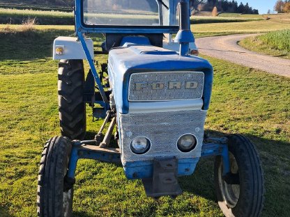 FORD 2000 mit Kabine