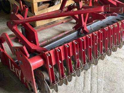 Bild 7:Lely Terra 300-20-C Kreiselegge Ersatzteilspender