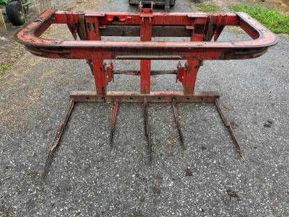 Bild 3:Ballenspieß mit Haueraufnahme