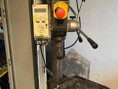 Bild 2:Säulenbohrmaschine