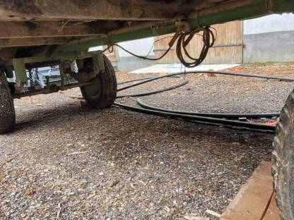 Bild 2:Zweiachsanhänger