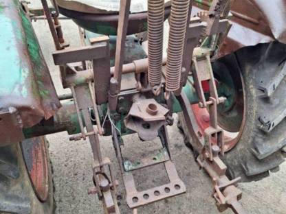 Bild 5:Holder B12 Traktor