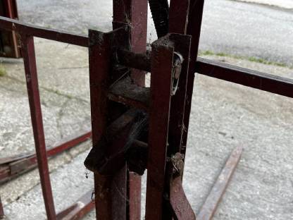 Bild 5:Frontladerverlängerung mit Heugabel