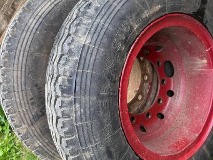 Reifen 8.25R20