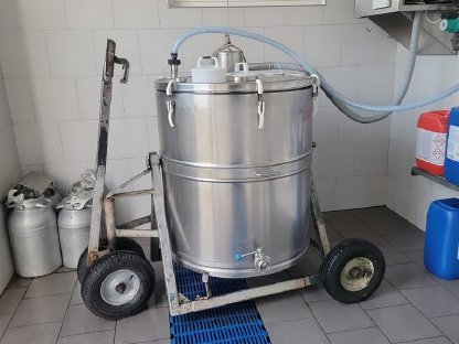 Milchtank und Milchkühler zu verkaufen