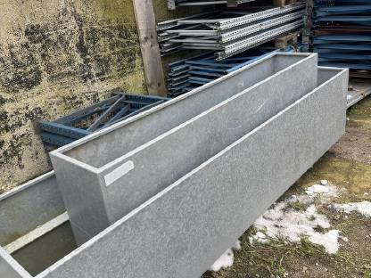 Verzinkter Pflanztrog, Hochbeet - vielseitig und wetterfest
