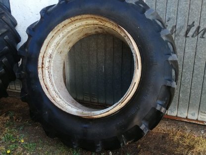 Bild 3:Doppelräder, Zwillingsräder, Zwillingsbereifung 18.4R34