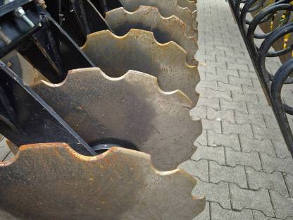 Bild 6:Kerner Helix 450 Kurzscheibenegge