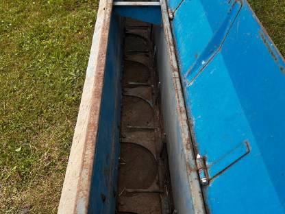 Bild 4:Düngestreuer