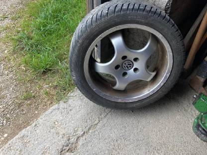 Bild 3:Autoreifen mit Felgen Kumho Winterreifen 225/45 R17