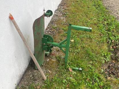 Bild 2:Schneeschild für Schneefräse