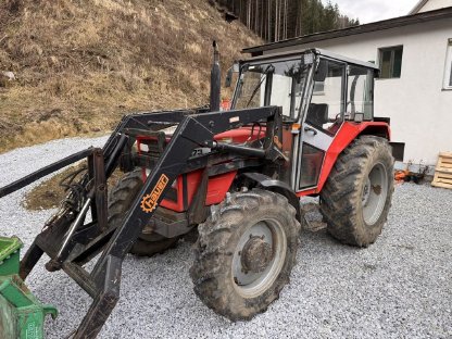 Massey Ferguson 273 mit Hauer Frontlader