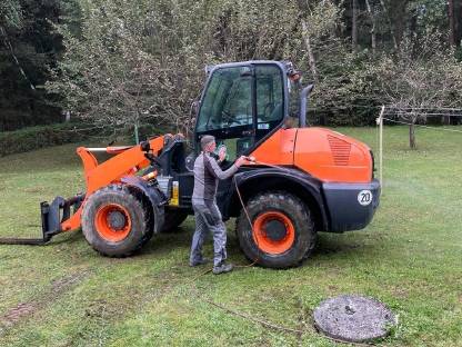 Bild 6:Komatsu WA100-M6 mit Straßenzulassung