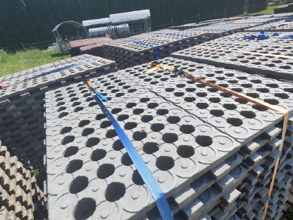 INB Paddock- und Reitplatzplatten zu verkaufen