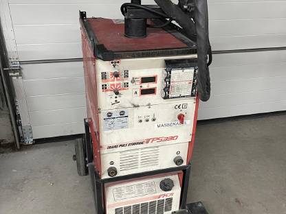 Bild 7:Fronius TPS 330 mit Push/Pull Schlauchpaket