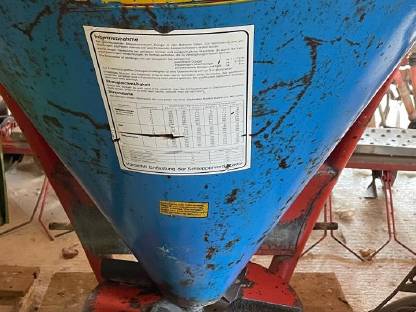 Bild 5:Einscheibendüngerstreuer