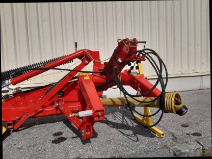 Bild 3:Pöttinger Novadisc 352 Heckmähwerk