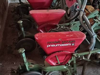 Bild 3:Pneumatische Einzelkornsämaschine Nodet Gougis Pneumasem II