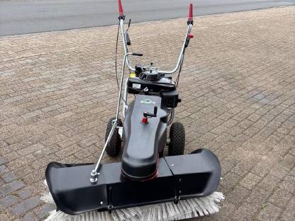 Verleihe eine Kehrmaschine
