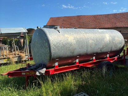 Bild 6:4.000 l Wassertank mit Anhänger – verzinkt & fahrbereit