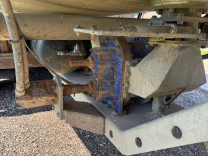 Bild 4:Gülleauflieger Zubringer Tankauflieger