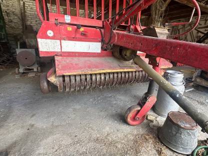 Bild 2:Pöttinger Trend Ladewagen