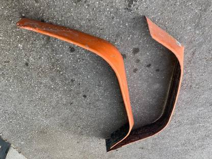 Bild 2:Kotflügel Steyr Serie 9000