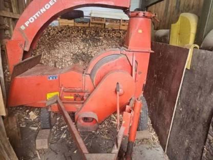 Bild 3:Holzhackmaschine Pöttinger