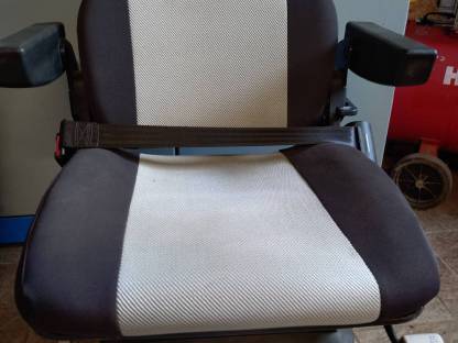 Bild 3:PILOT Luftsitz aus Steyr 4105 Kompakt