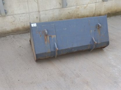 Bild 8:Eurotrac W13F Hoflader