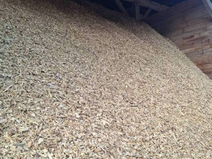 Bild 2:Hackschnitzel, Hackgut gemischt, hallengelagert mit Zustellung