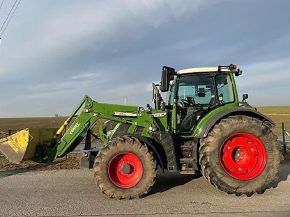 Traktor Fendt 516 Vario S4
