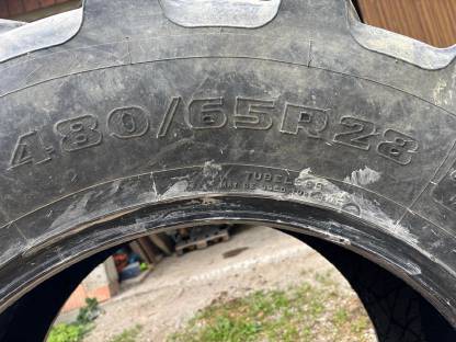 Bild 2:Traktorreifen