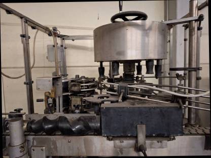 Bild 2:Leimetikettiermaschine