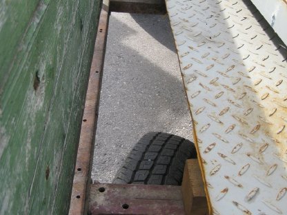 Bild 3:Traktoranhänger