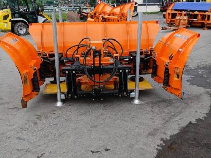 Bild 3:Trejon UPX 440 Multischneeschieber