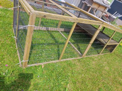 Bild 5:Hasen-Käfige