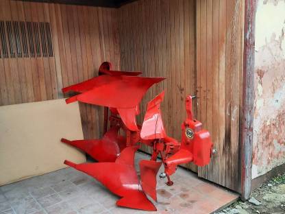 Bild 4:KMF Pflug UZ27