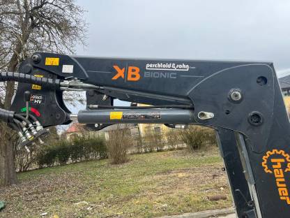 Bild 3:Frontlader Hauer XB Bionic 130