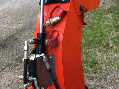 Bild 3:Schneefräse für Frontzapfwelle 540/1000