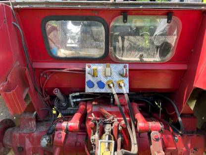 Bild 5:IHC 1055XL Frontlader Allrad Druckluft