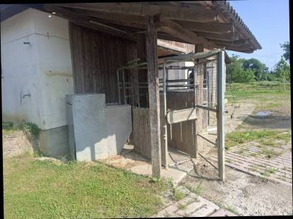 Bild 2:Schauer-Futterstationen defekt