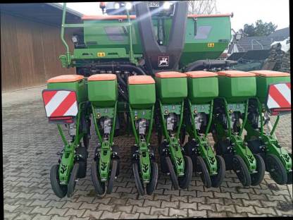 Bild 7:Precea Maissähgerät, Amazone Maissähgerät